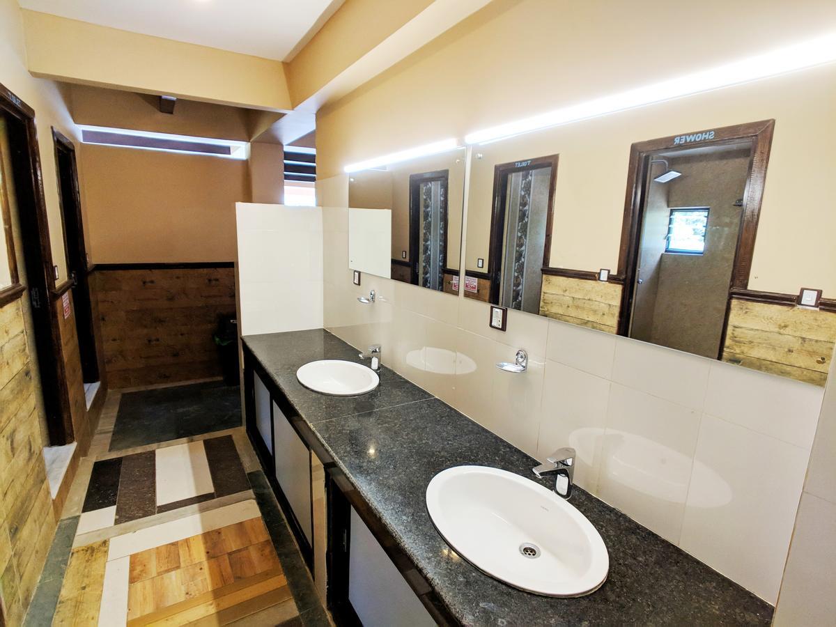 פוקהרה Hotel Forest Lake Backpackers' Hostel מראה חיצוני תמונה
